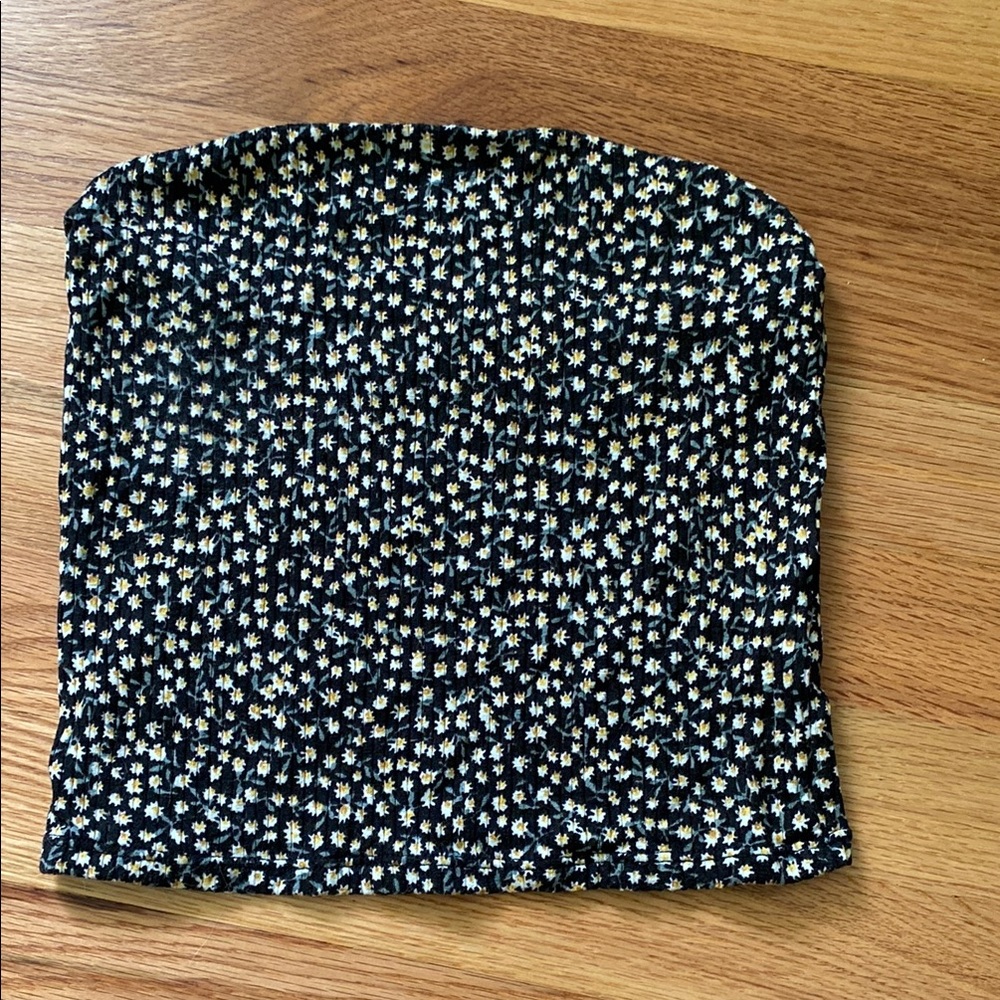 American Eagle Outfitters Black and White Smocked Top
